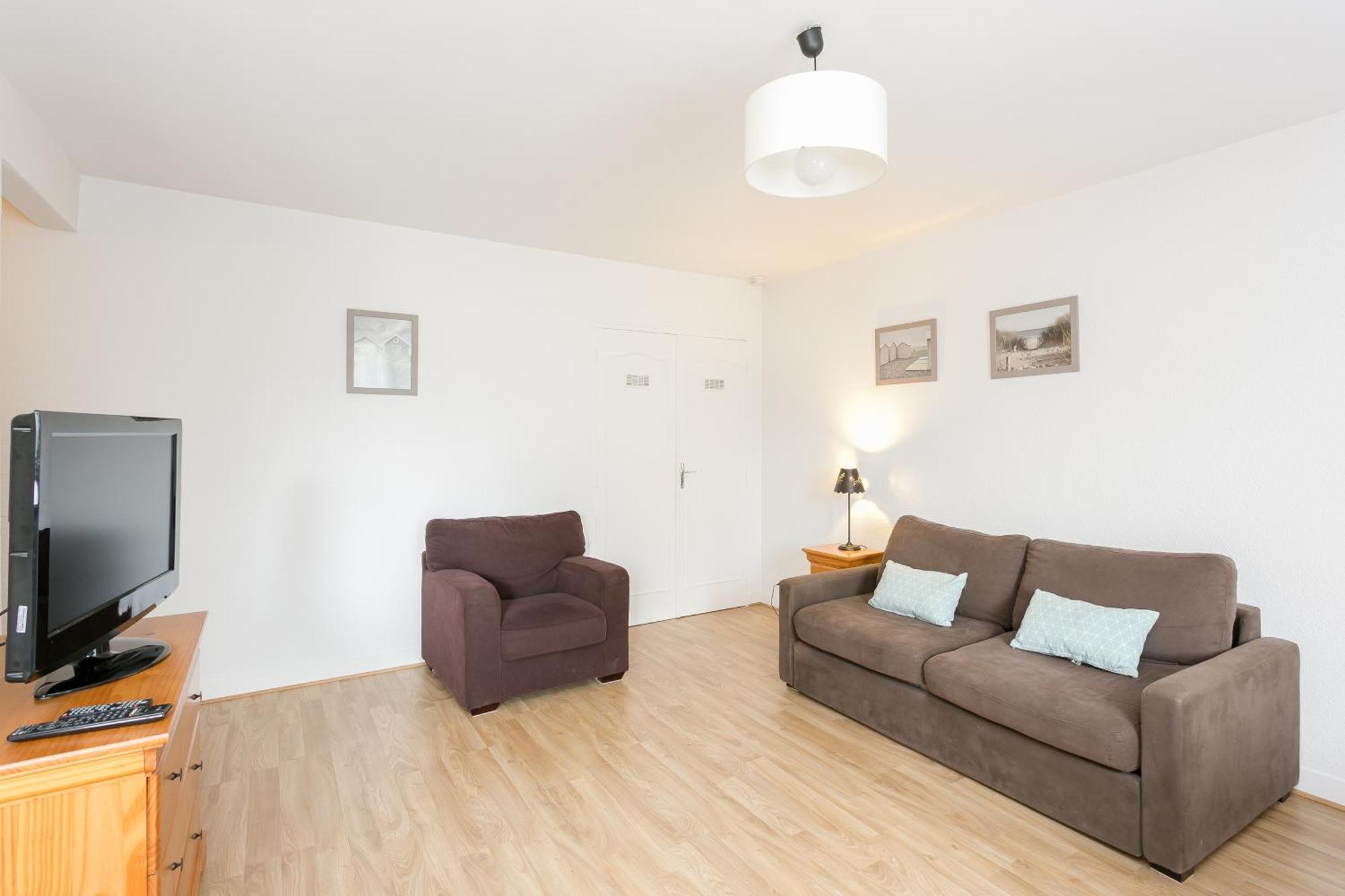Residence Hotel Les Josephines Rueil-Malmaison Εξωτερικό φωτογραφία