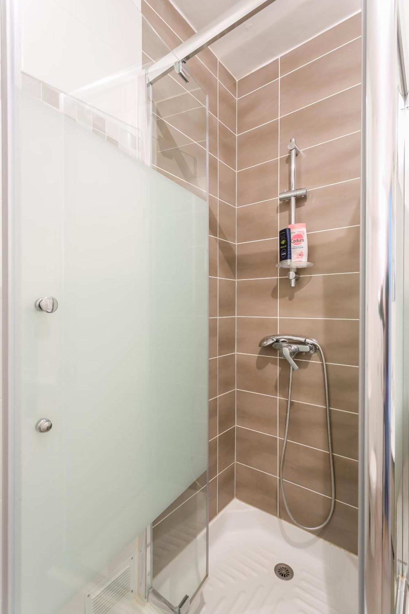 Residence Hotel Les Josephines Rueil-Malmaison Εξωτερικό φωτογραφία